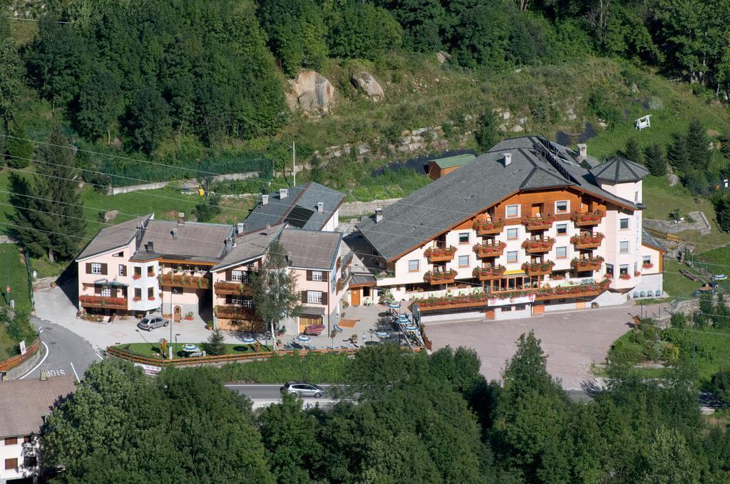 Alps Oriental Wellness Hotel Campodolcino Exterior foto